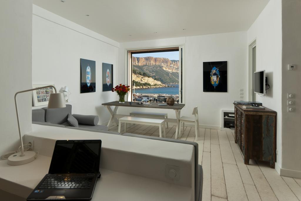 Les Barques, Vue Splendide Sur Le Port De Cassis Apartment Room photo