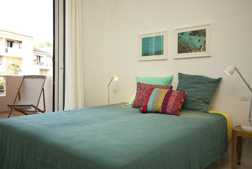 Les Barques, Vue Splendide Sur Le Port De Cassis Apartment Room photo