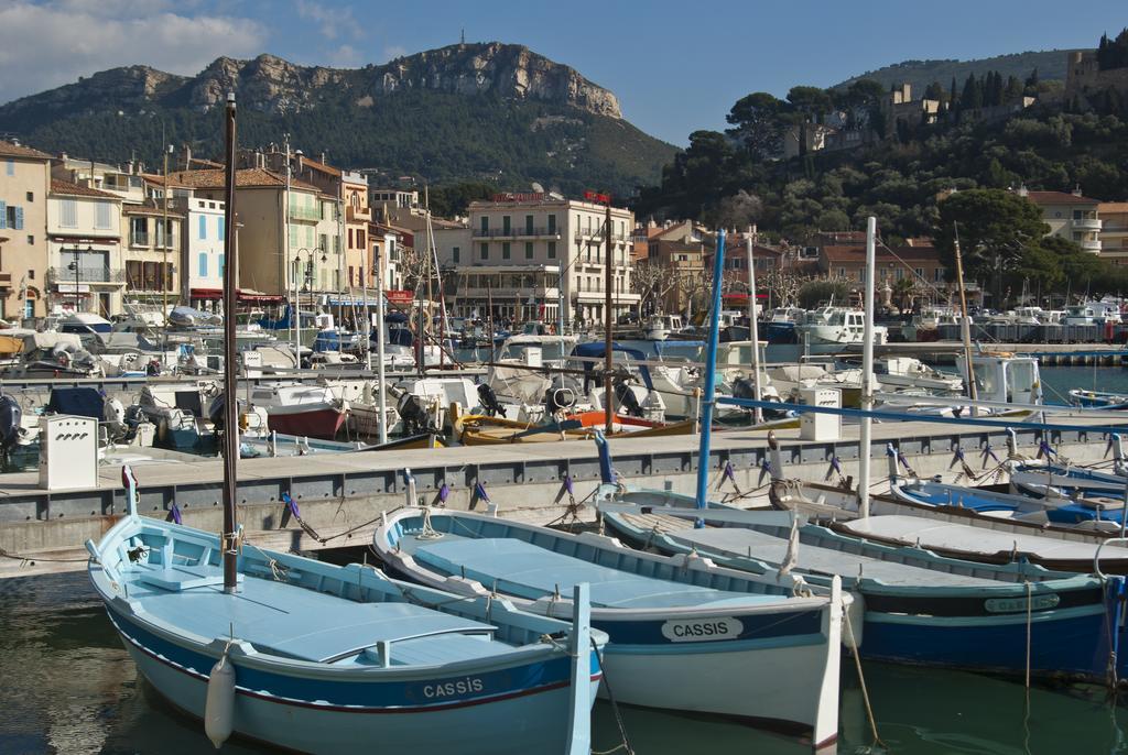 Les Barques, Vue Splendide Sur Le Port De Cassis Apartment Room photo